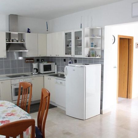Apartments Ada Примоштен Экстерьер фото