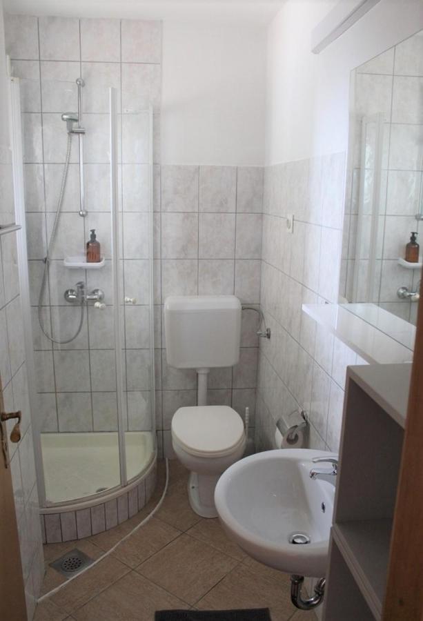 Apartments Ada Примоштен Экстерьер фото