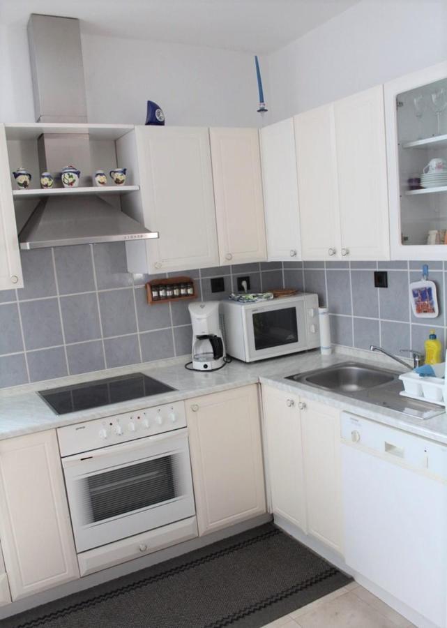 Apartments Ada Примоштен Экстерьер фото